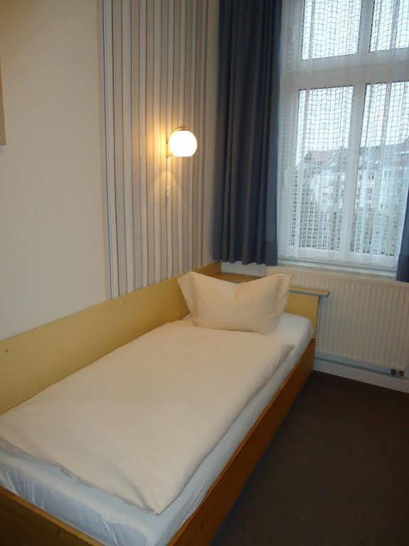 Stadtvilla Dessau Екстер'єр фото